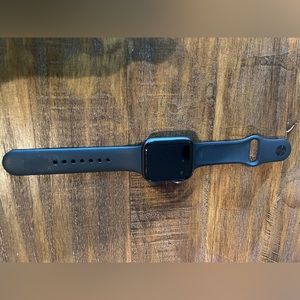 Apple Watch Series 4 Nike+ Variant in Space Gray